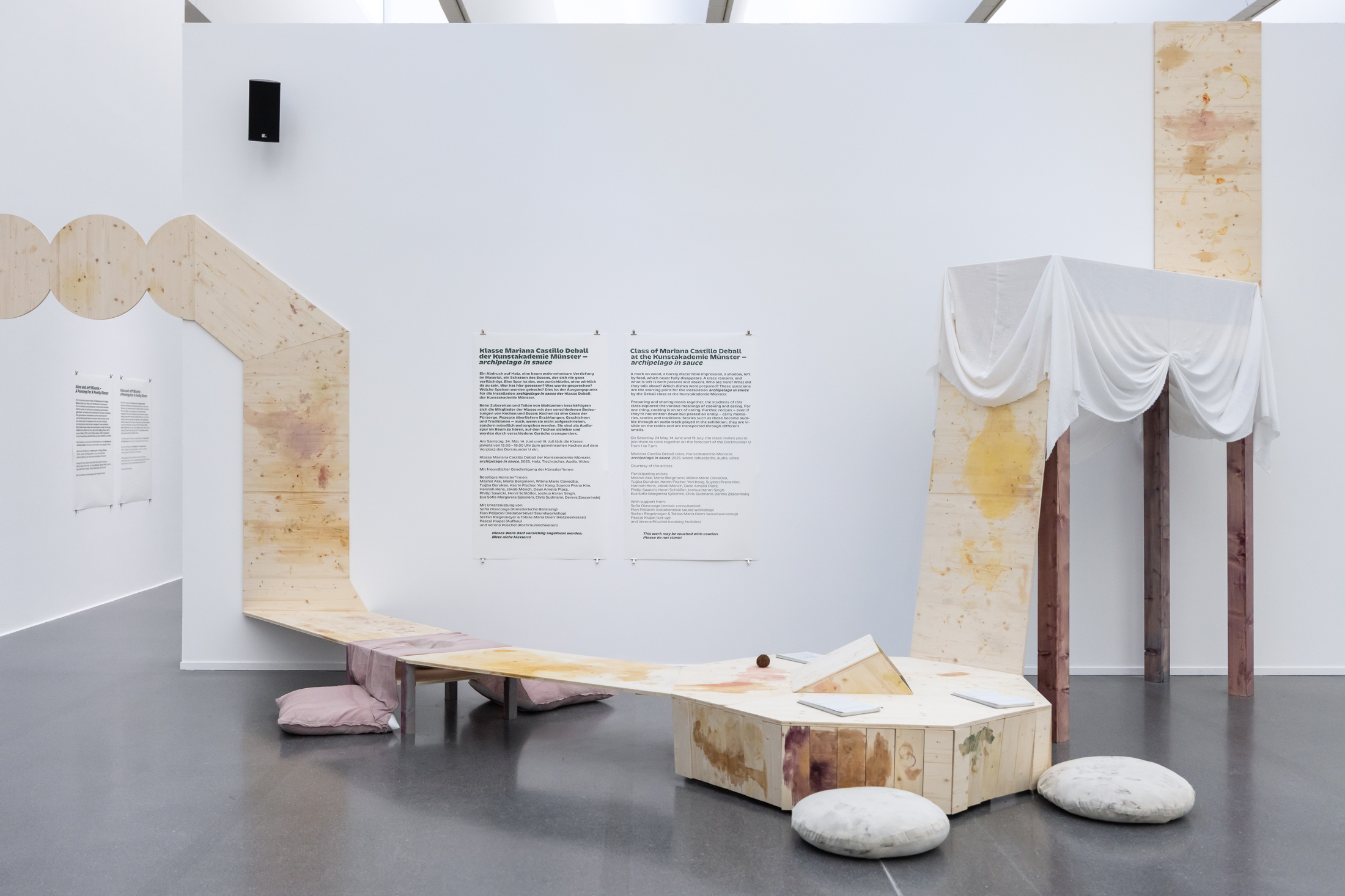 Ausstellung »AmTisch«, Exponattexte, Museum Ostwall, Dortmund, 2025